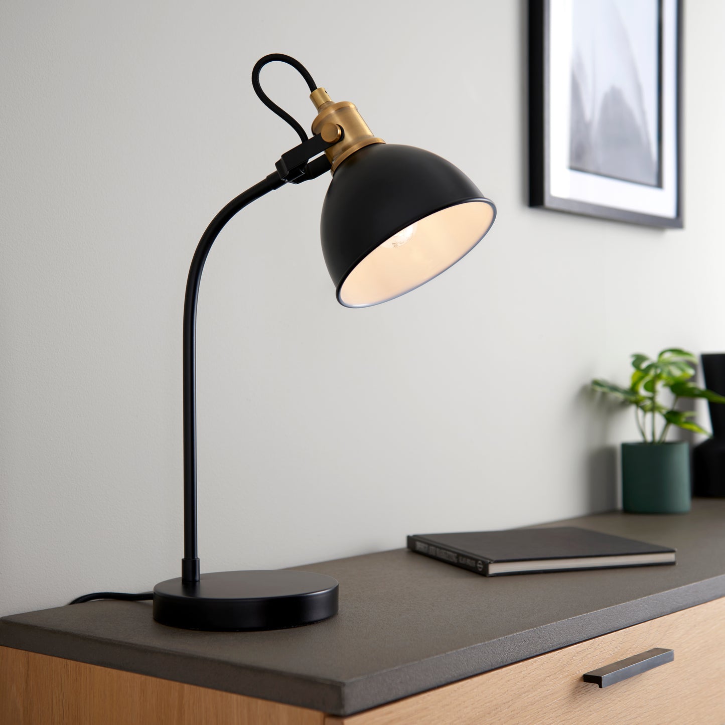 Elliot Table Light