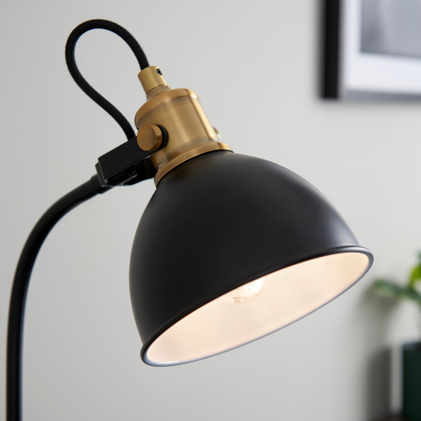 Elliot Table Light