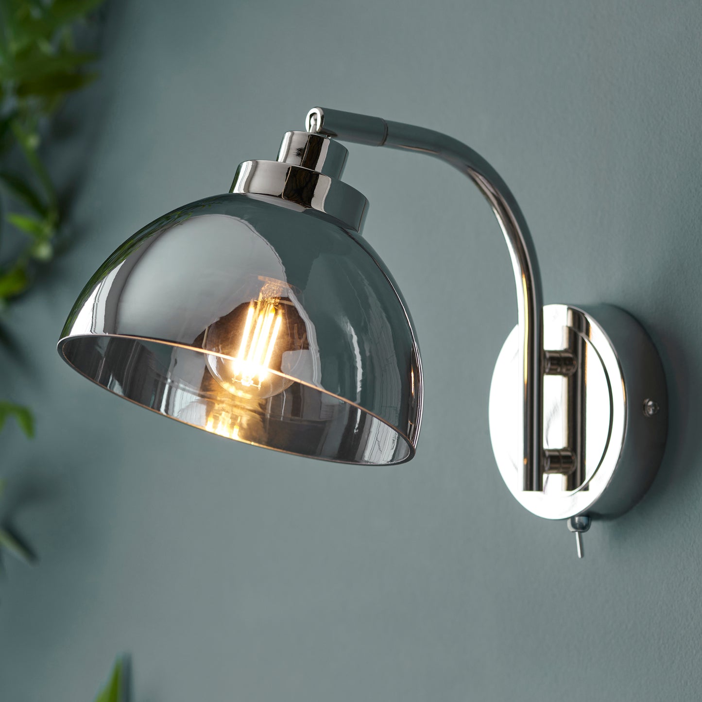 Radcliff Wall Light