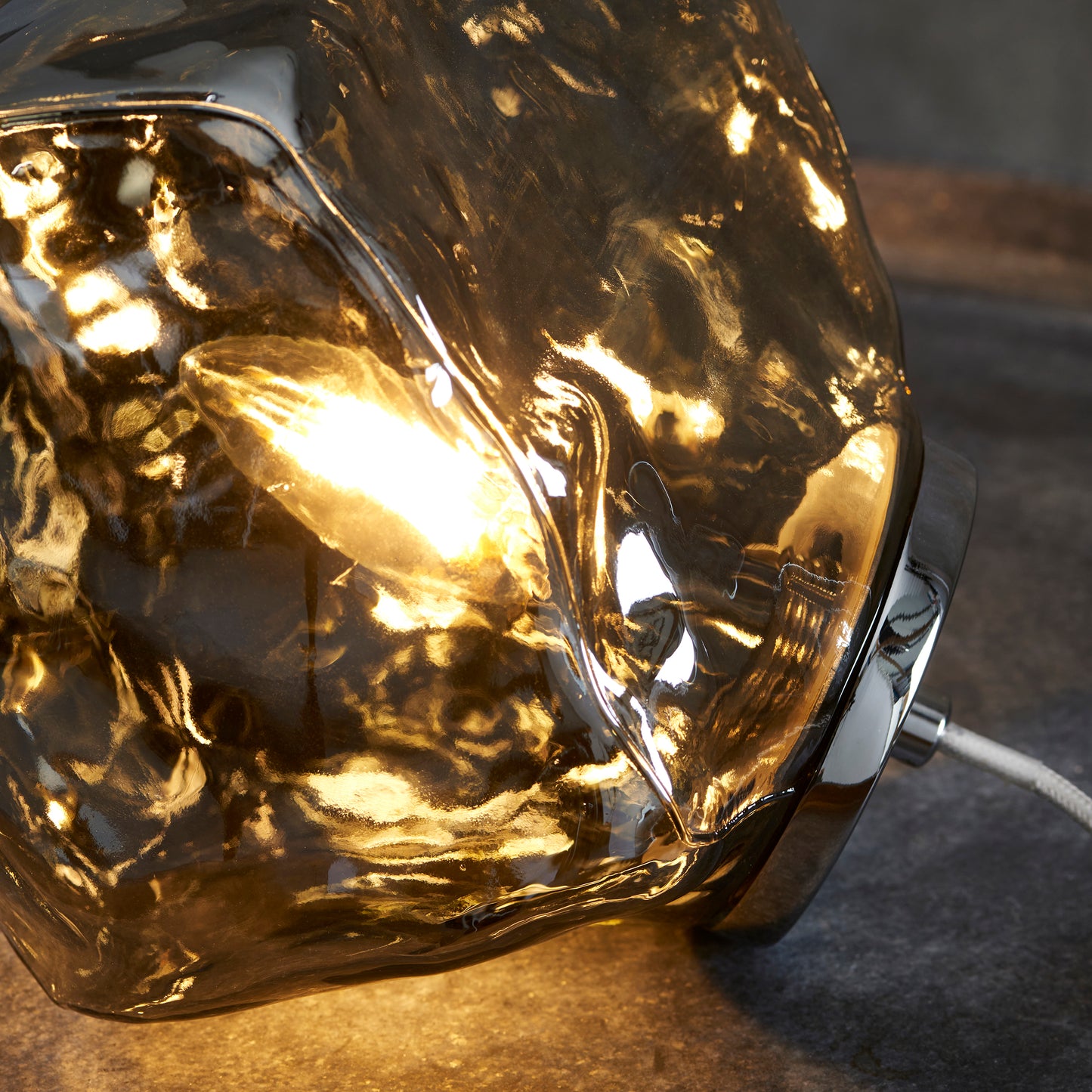 Yale Table Light