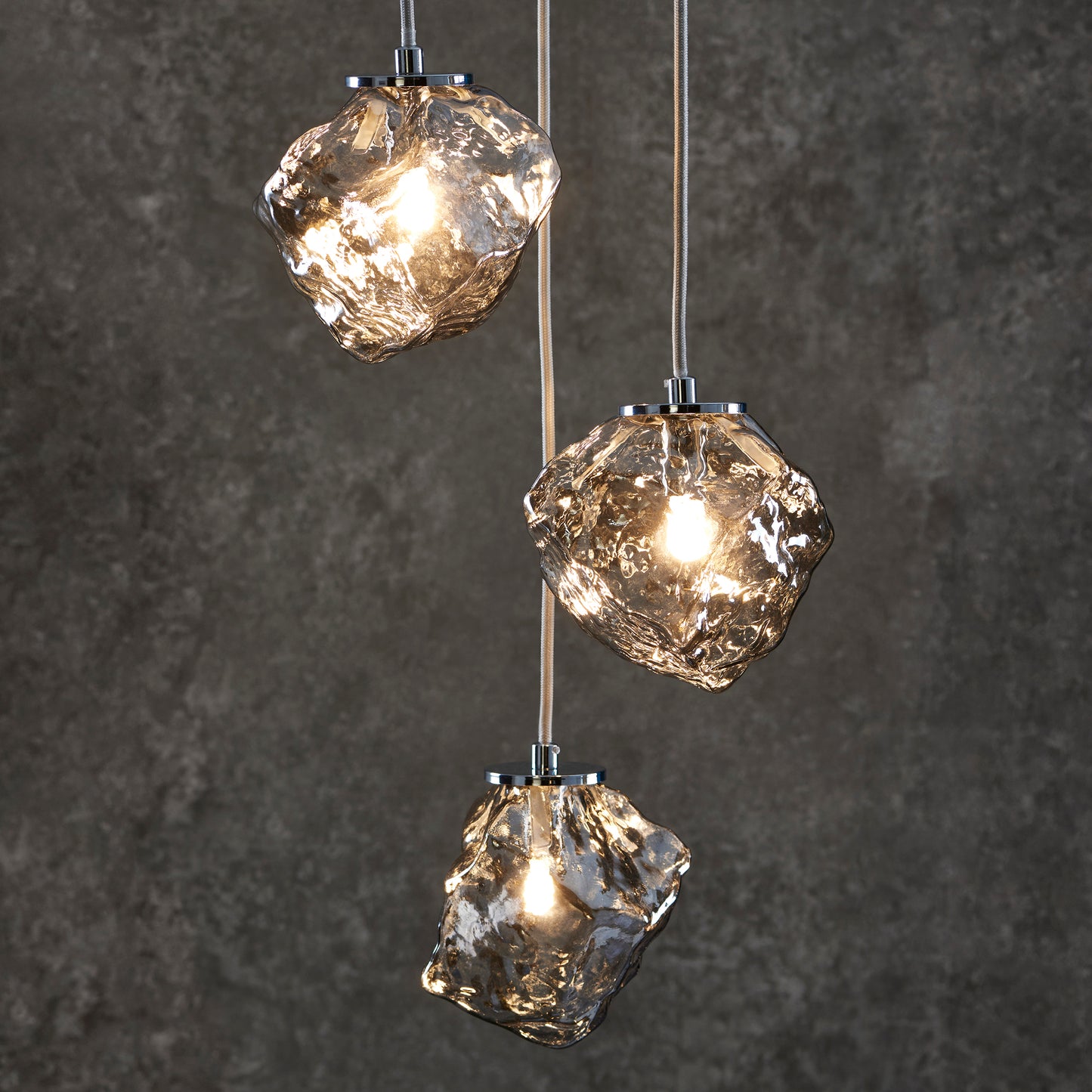 Yale Pendant