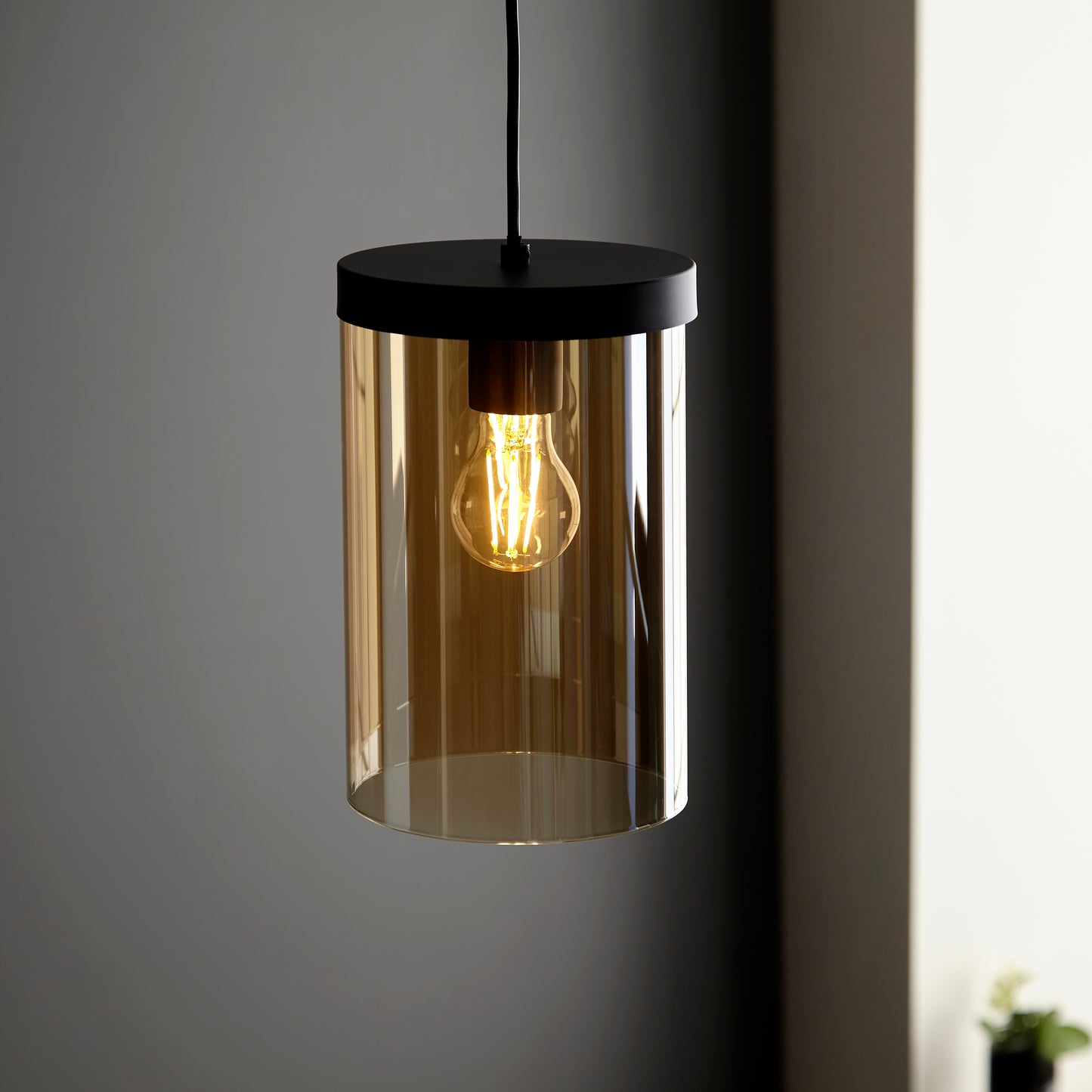 Deo Pendant
